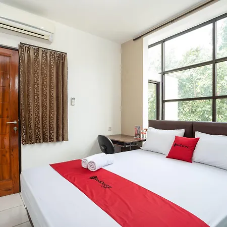 Reddoorz Near Eka Hospital Bsd City-2